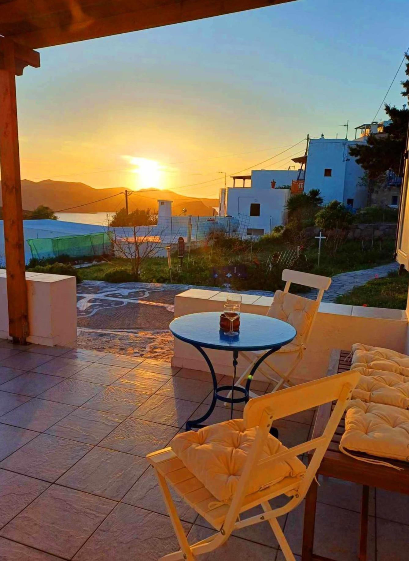 Georgia Rooms Milos Plaka  Exterior photo